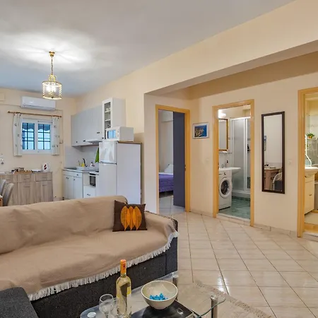 Tritsa House, 3-bedroom Next To Corfu Town And Airport Apartment