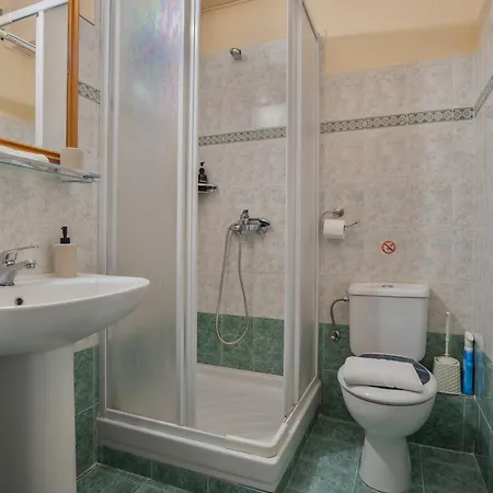 アパート Tritsa House, 3-bedroom Next To Corfu Town And Airport コルフ島