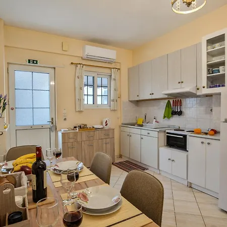 Apartament Tritsa House, 3-bedroom Next To Corfu Town And Airport *