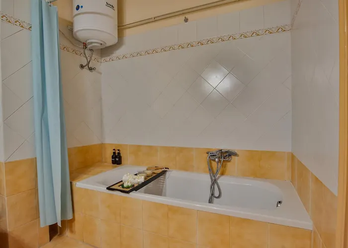 Tritsa House, 3-bedroom Next To Corfu Town And Airport *